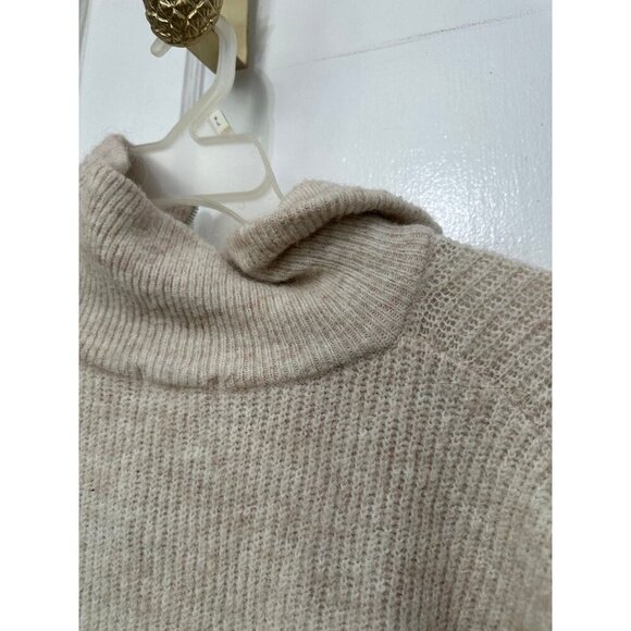 H&M women’s size medium tan, long sleeve sweater - Picture 11 of 11